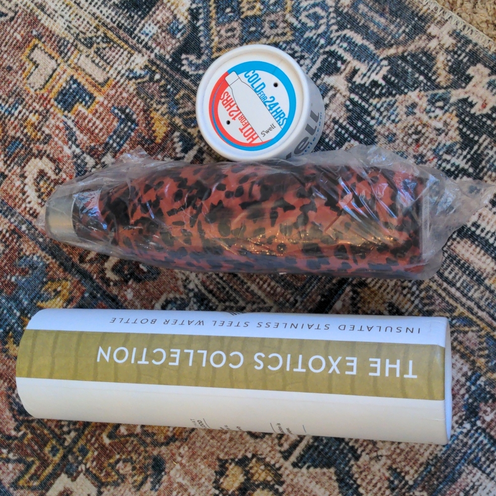 Swell 25oz tortoise water bottle NWT